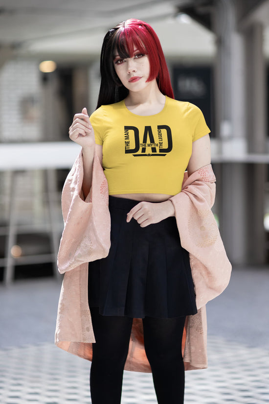 Person wearing a yellow &