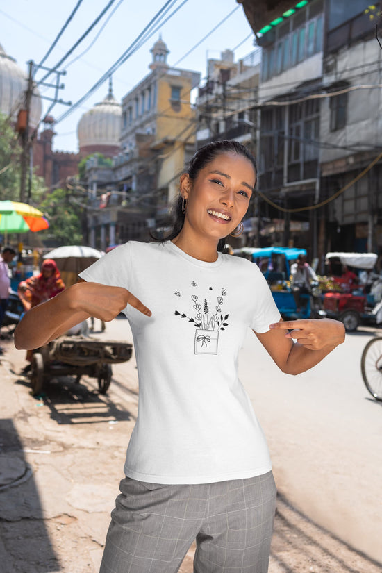 WOMENS WHITE ROUNDNECK T-SHIRT