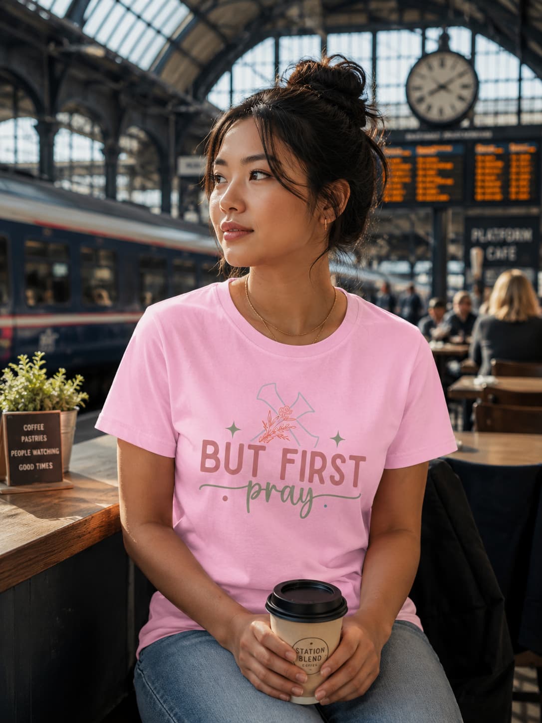 WOMENS LIGHT PINK ROUNDNECK T-SHIRT