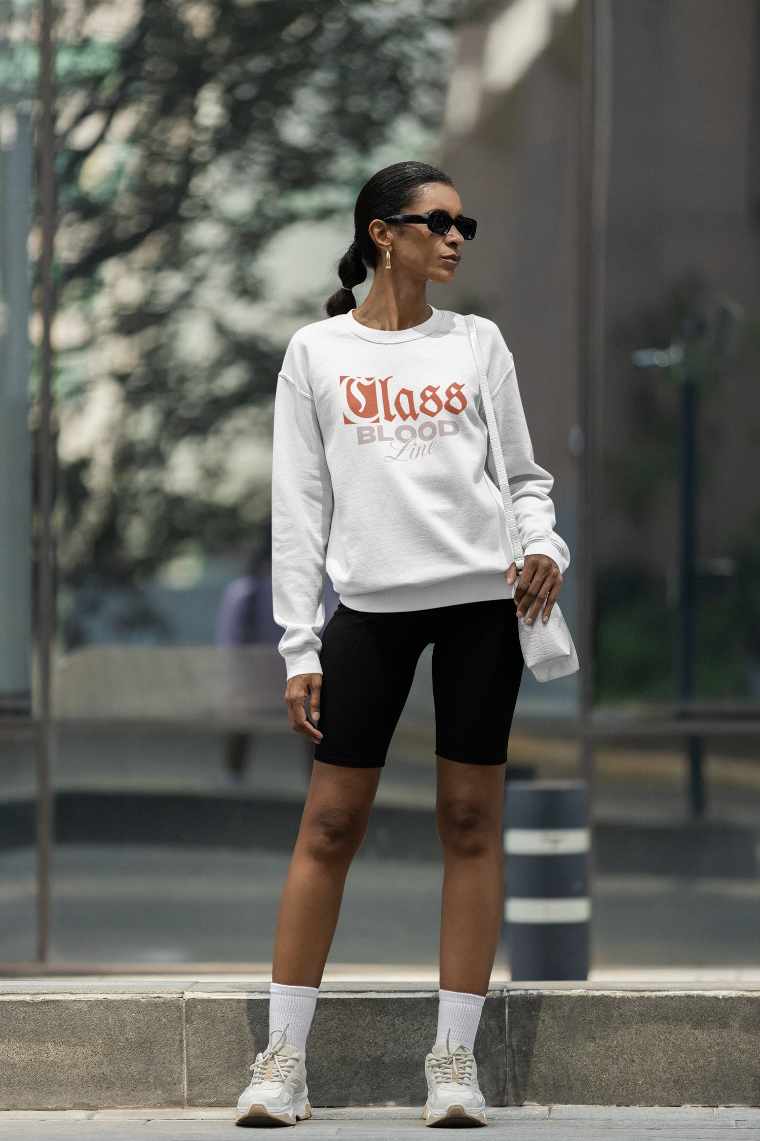 UNISEX WHITE SWEATSHIRT