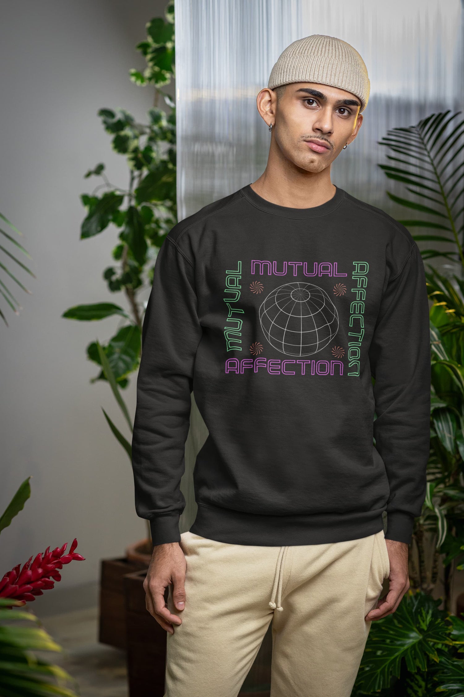 UNISEX BLACK SWEATSHIRT