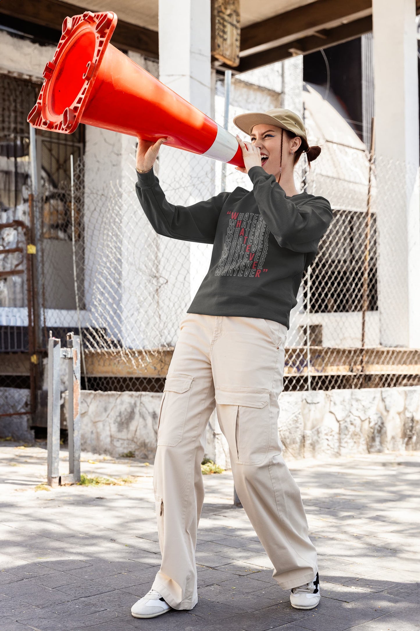 UNISEX BLACK SWEATSHIRT