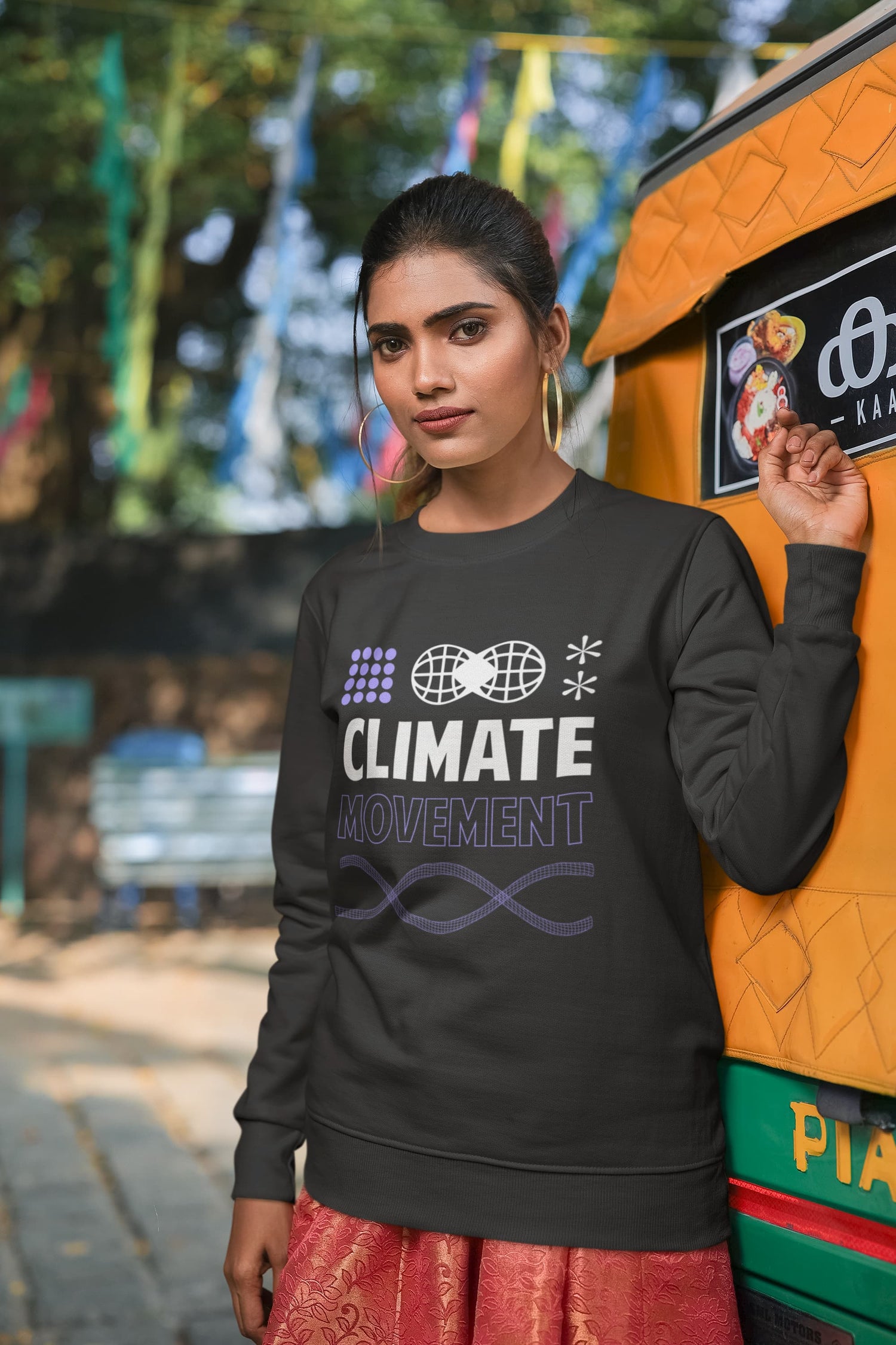 UNISEX BLACK SWEATSHIRT