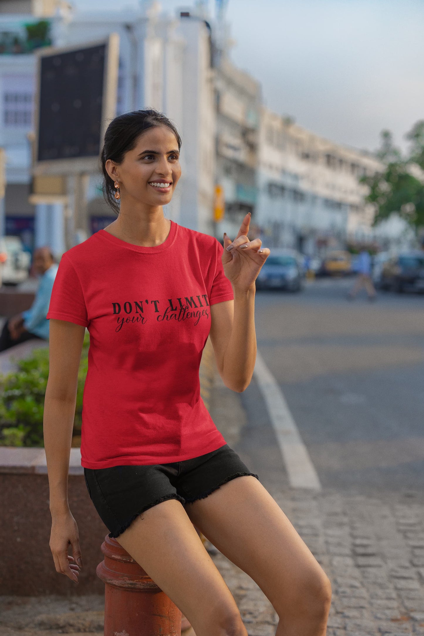 WOMENS RED ROUNDNECK T-SHIRT