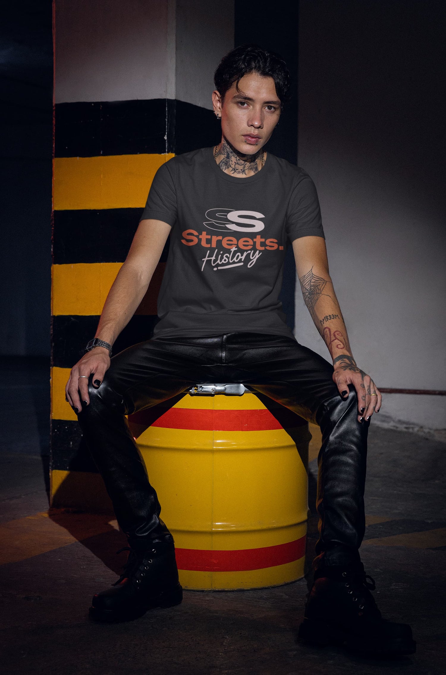 MENS BLACK ROUNDNECK T-SHIRT