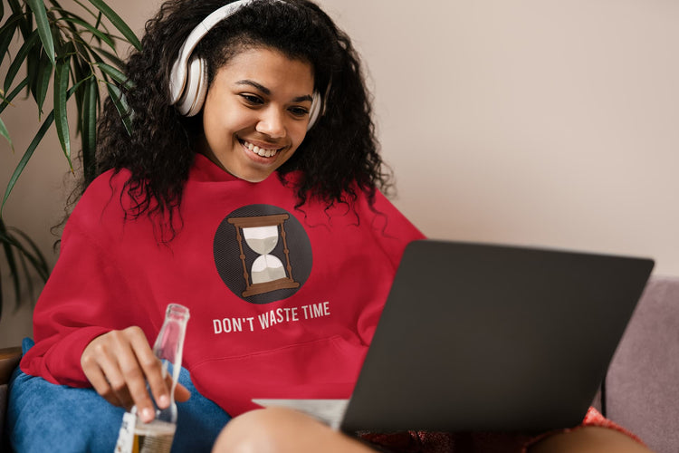 UNISEX RED SWEATSHIRT