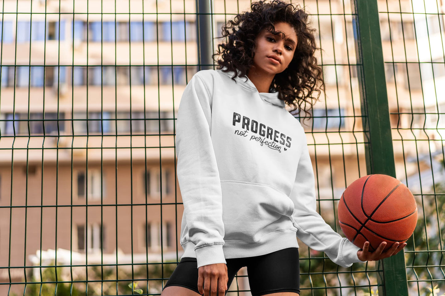 UNISEX WHITE SWEATSHIRT