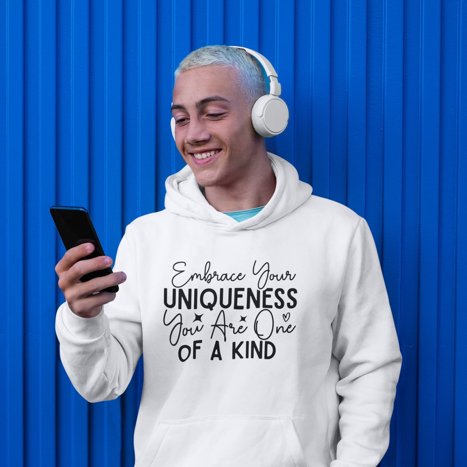 UNISEX WHITE SWEATSHIRT