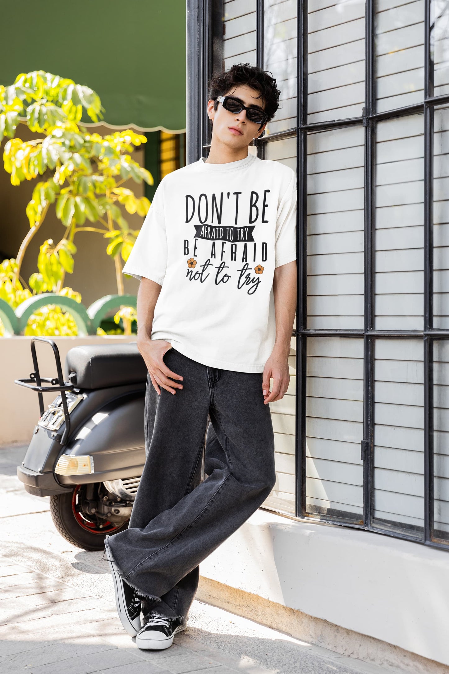 UNISEX WHITE OVERSIZED T-SHIRT
