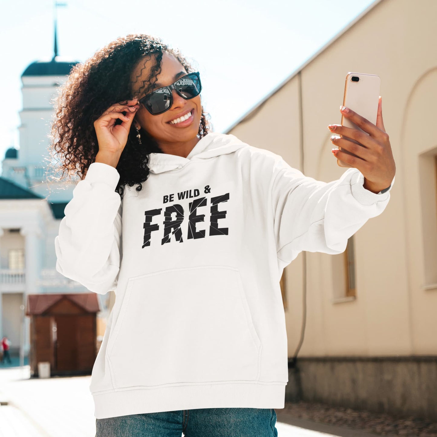 UNISEX WHITE SWEATSHIRT