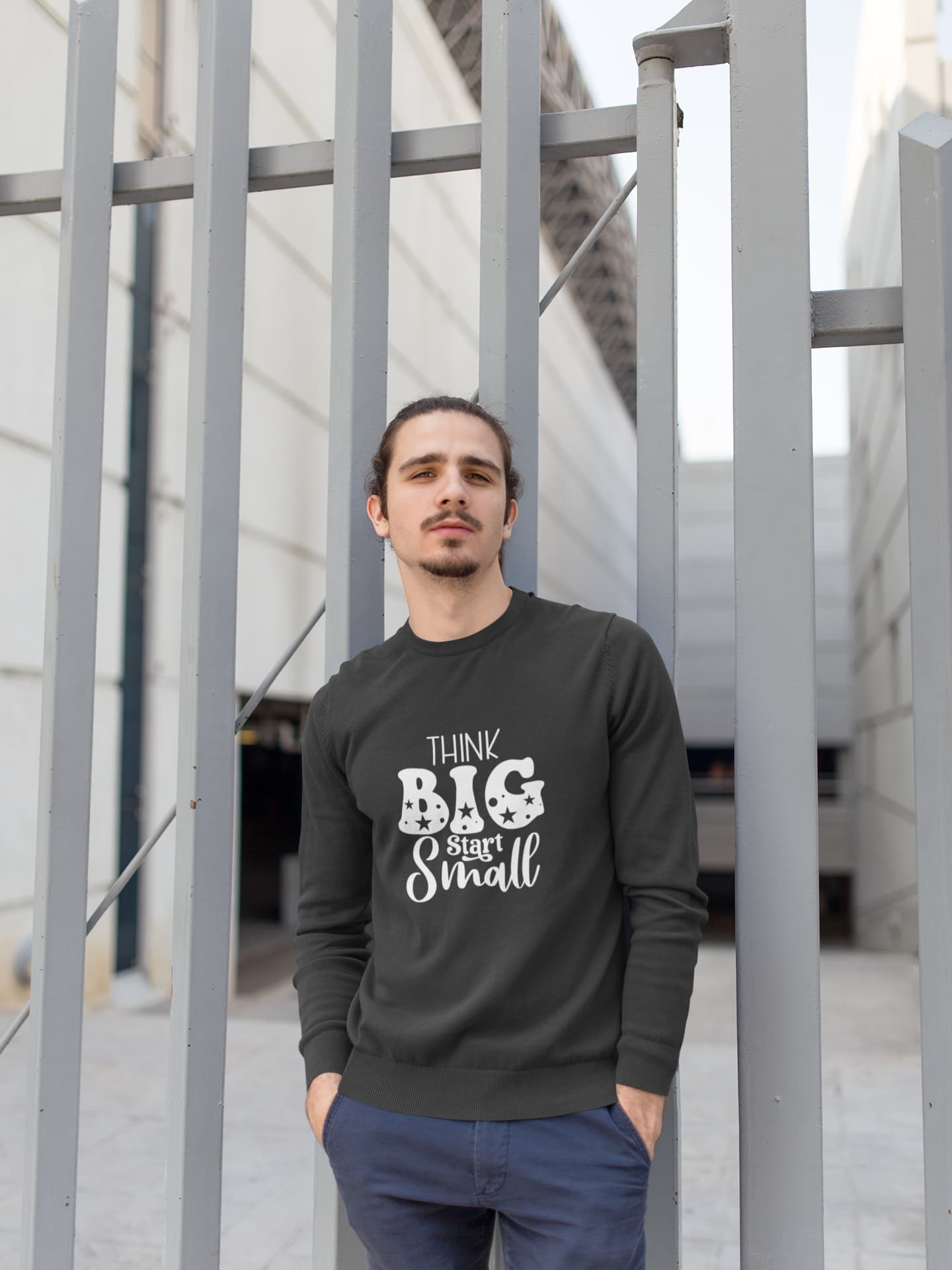 UNISEX BLACK SWEATSHIRT