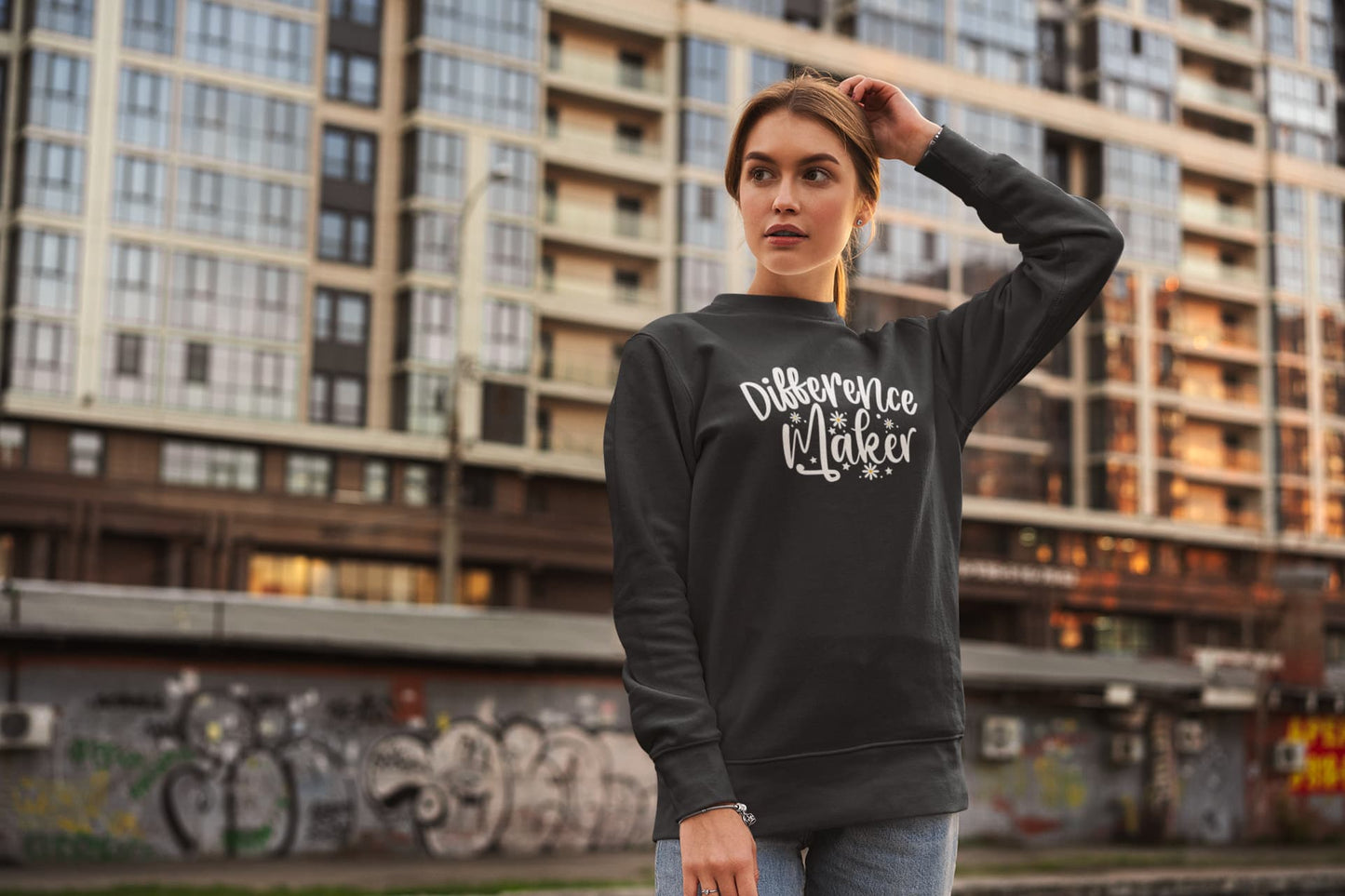 UNISEX BLACK SWEATSHIRT