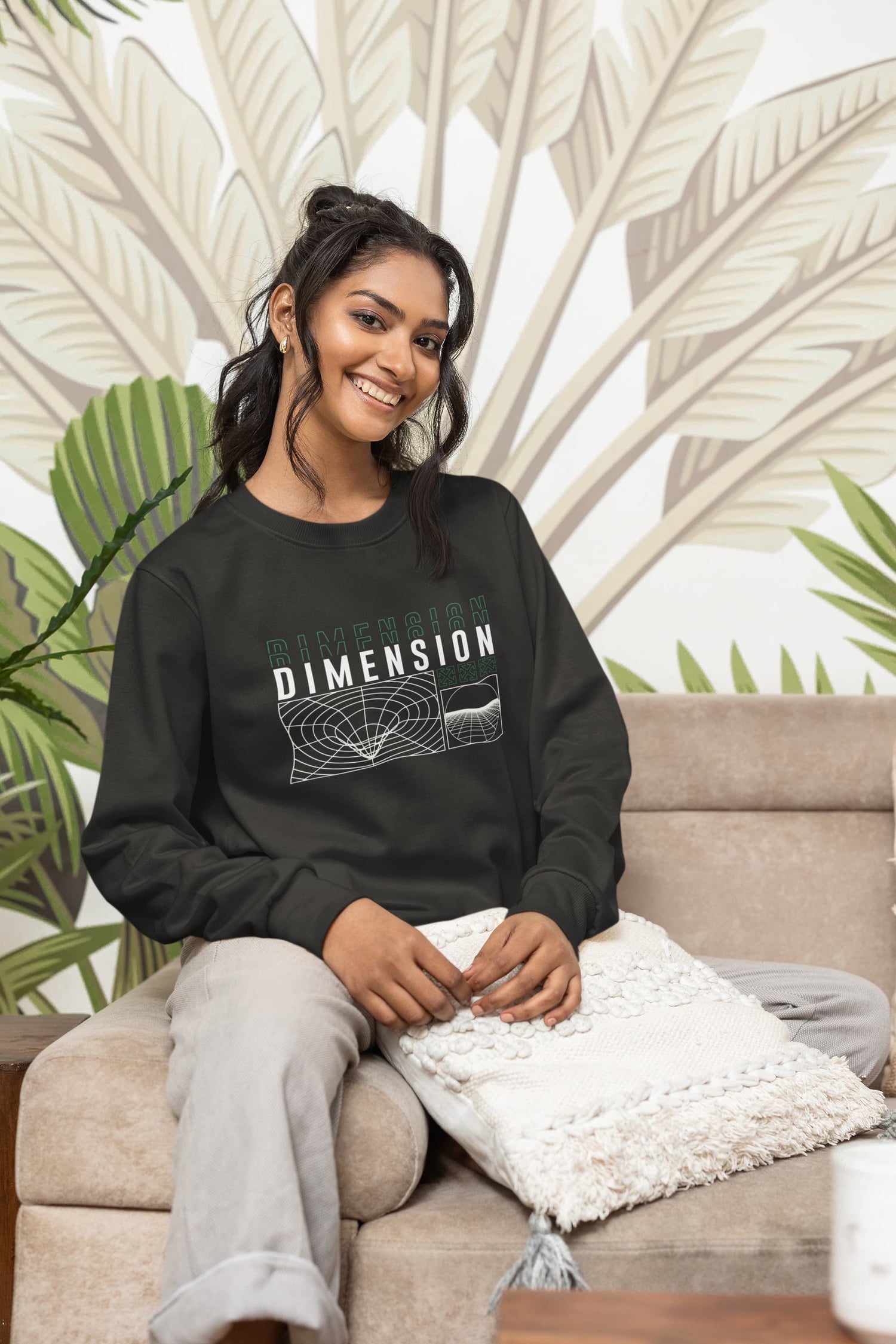 UNISEX BLACK SWEATSHIRT