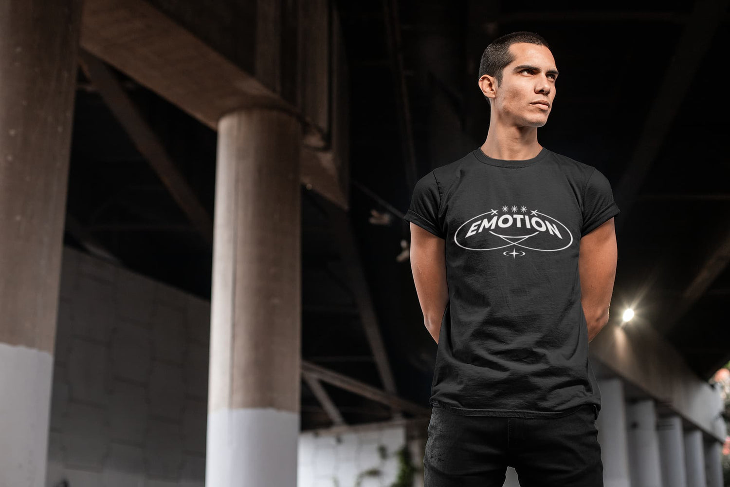 MENS BLACK ROUNDNECK T-SHIRT