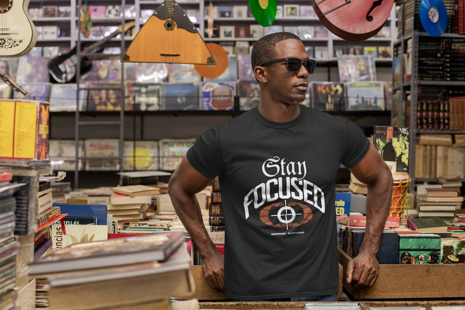 MENS BLACK ROUNDNECK T-SHIRT