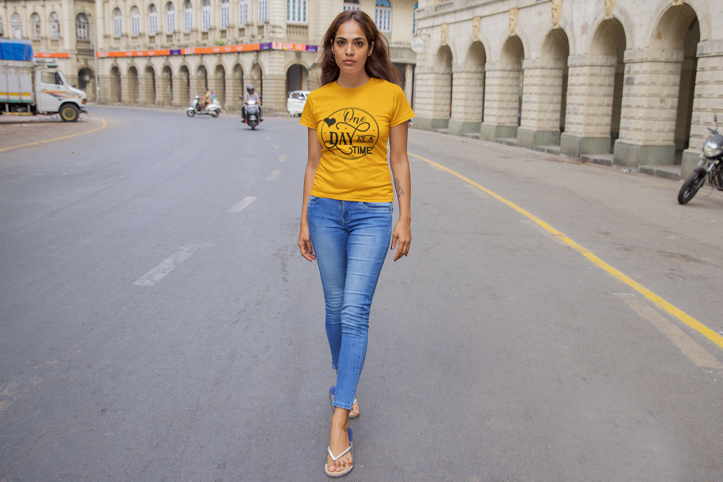 WOMENS GOLDEN YELLOW ROUNDNECK T-SHIRT