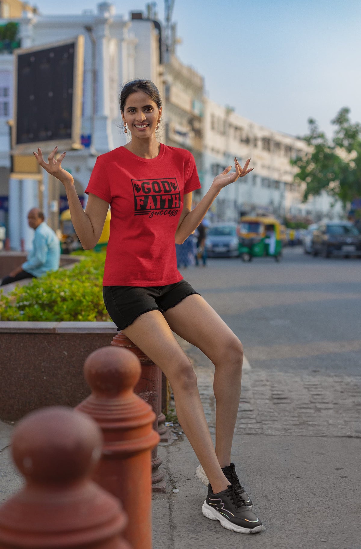 WOMENS RED ROUNDNECK T-SHIRT