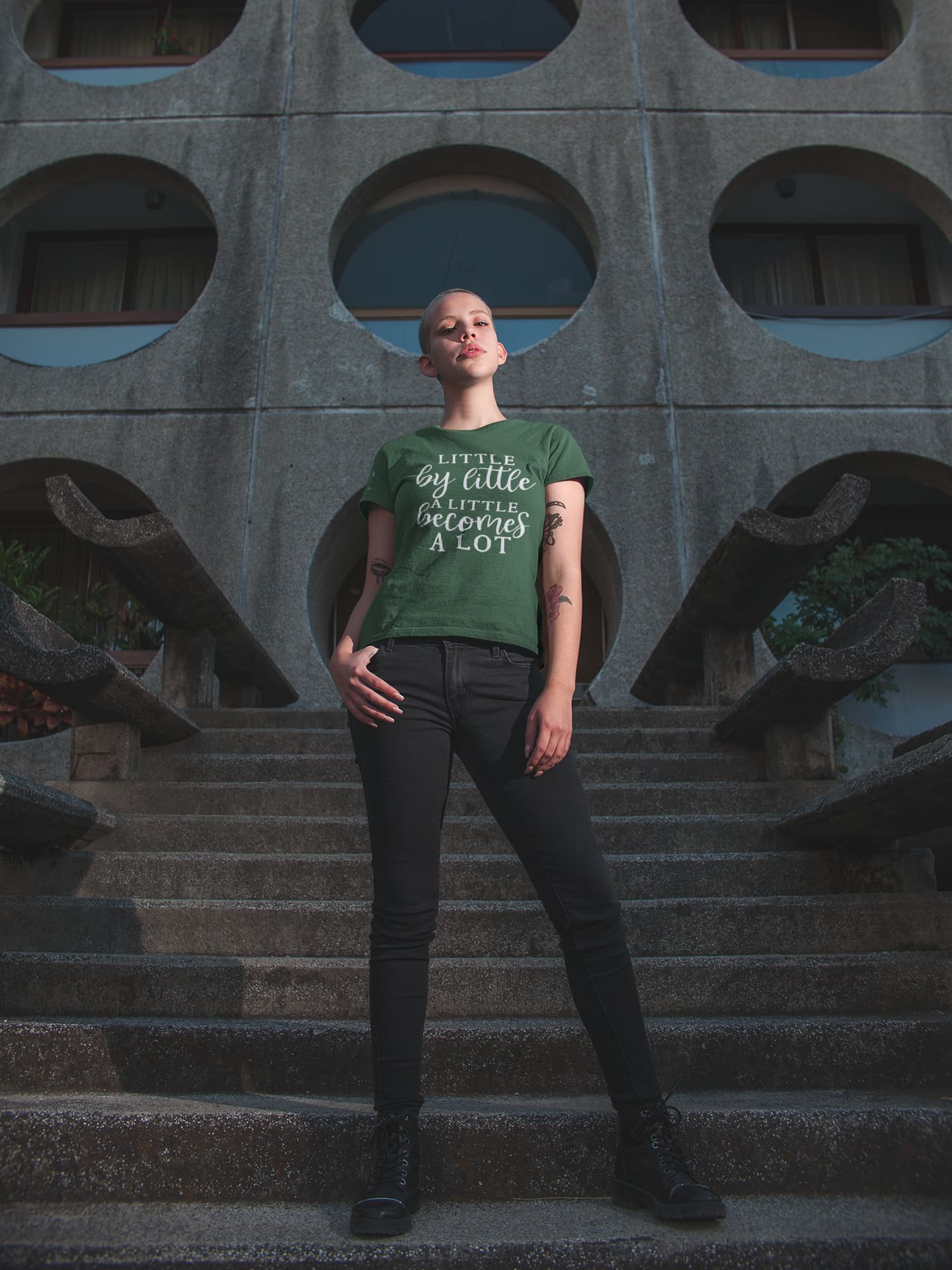 WOMENS OLIVE GREEN ROUNDNECK T-SHIRT