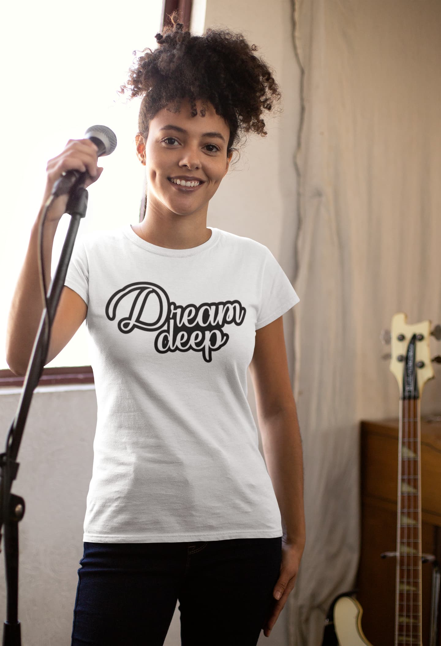 WOMENS WHITE ROUNDNECK T-SHIRT