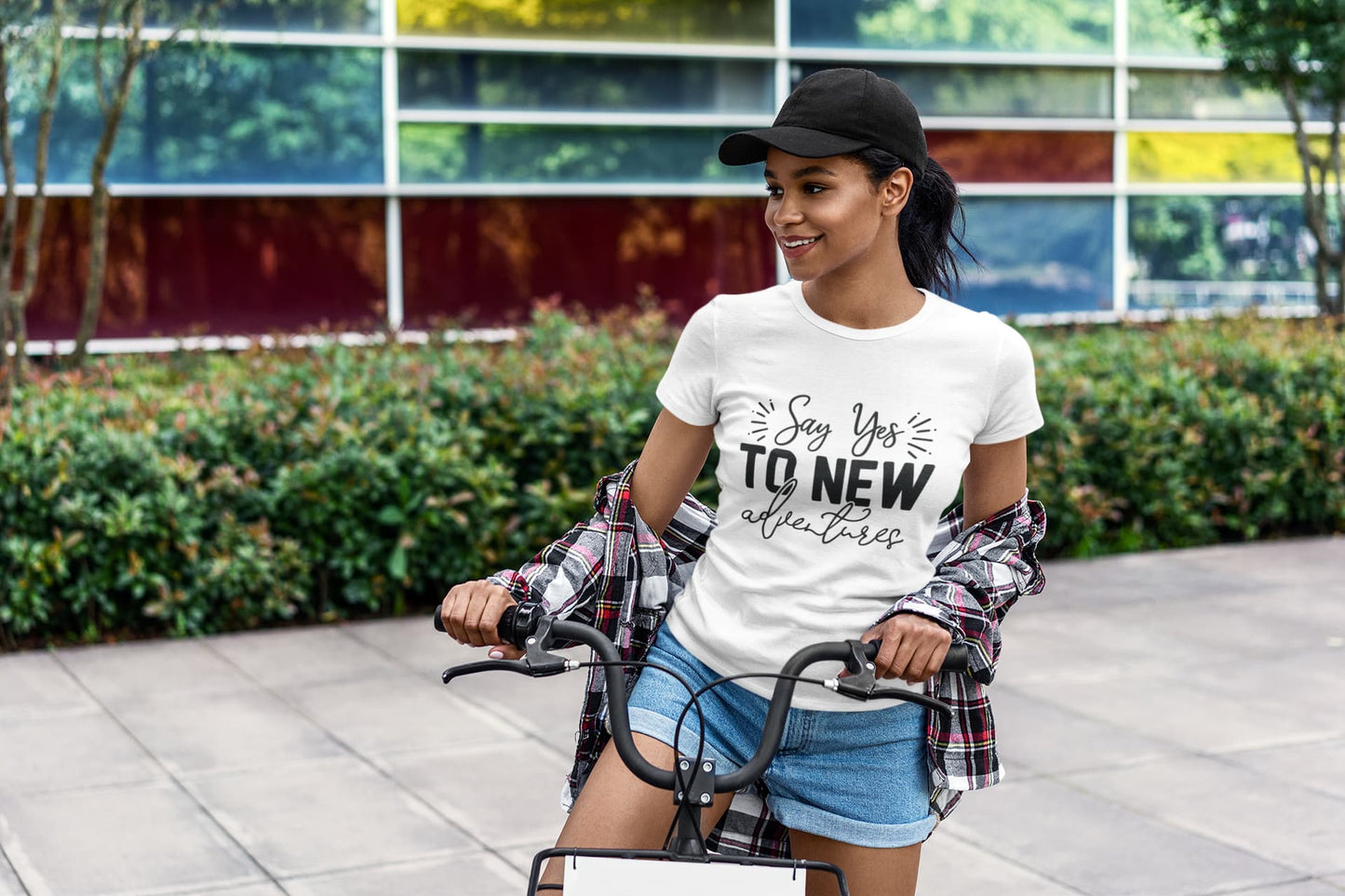 WOMENS WHITE ROUNDNECK T-SHIRT