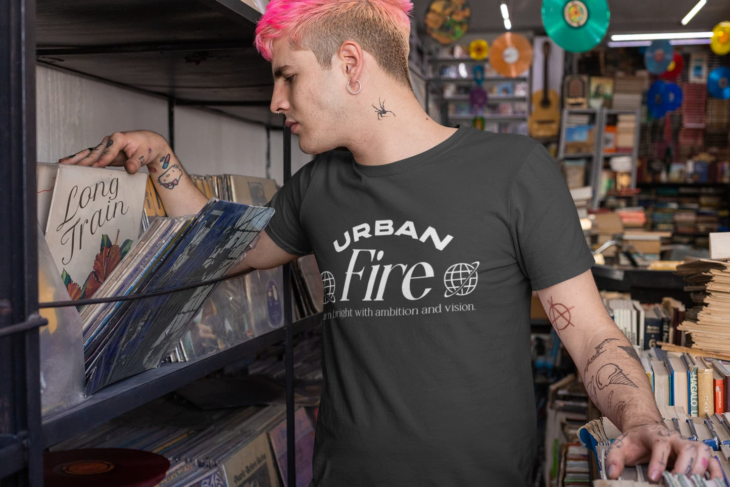 MENS BLACK ROUNDNECK T-SHIRT