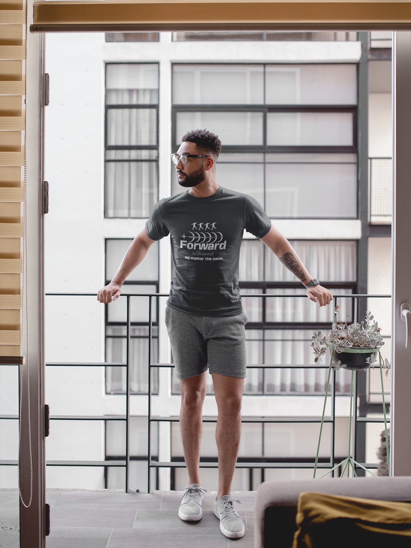 MENS BLACK ROUNDNECK T-SHIRT