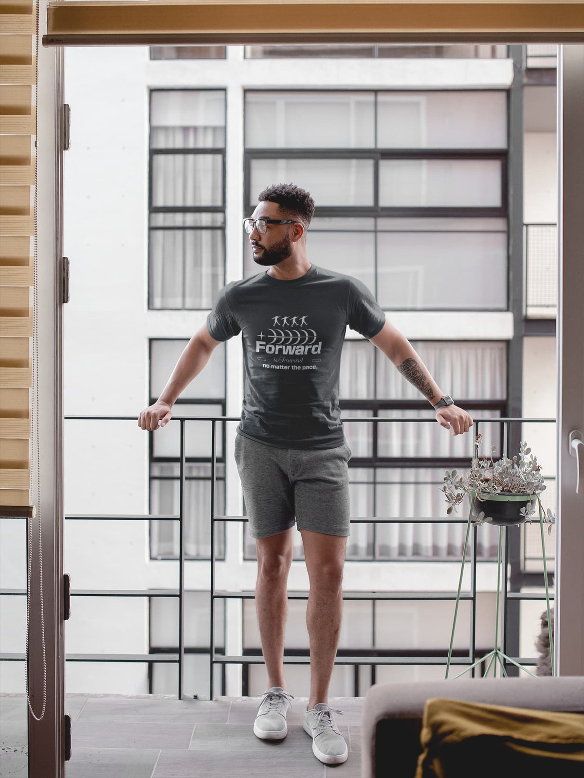 MENS BLACK ROUNDNECK T-SHIRT