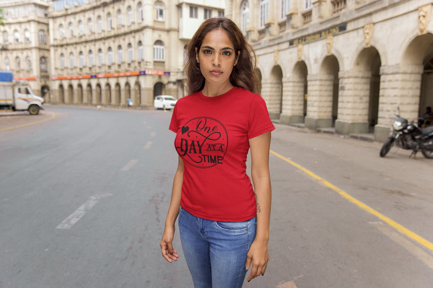 WOMENS RED ROUNDNECK T-SHIRT
