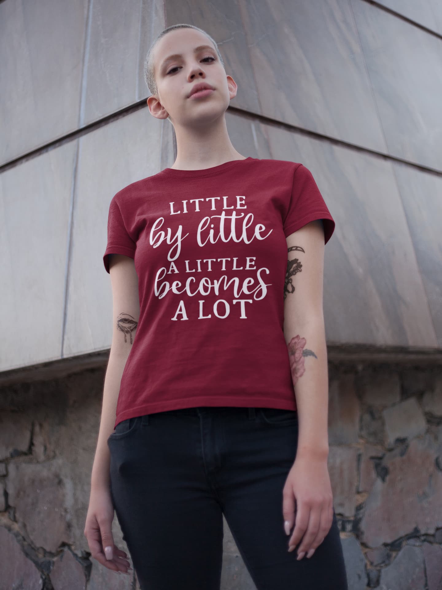 WOMENS MAROON ROUNDNECK T-SHIRT