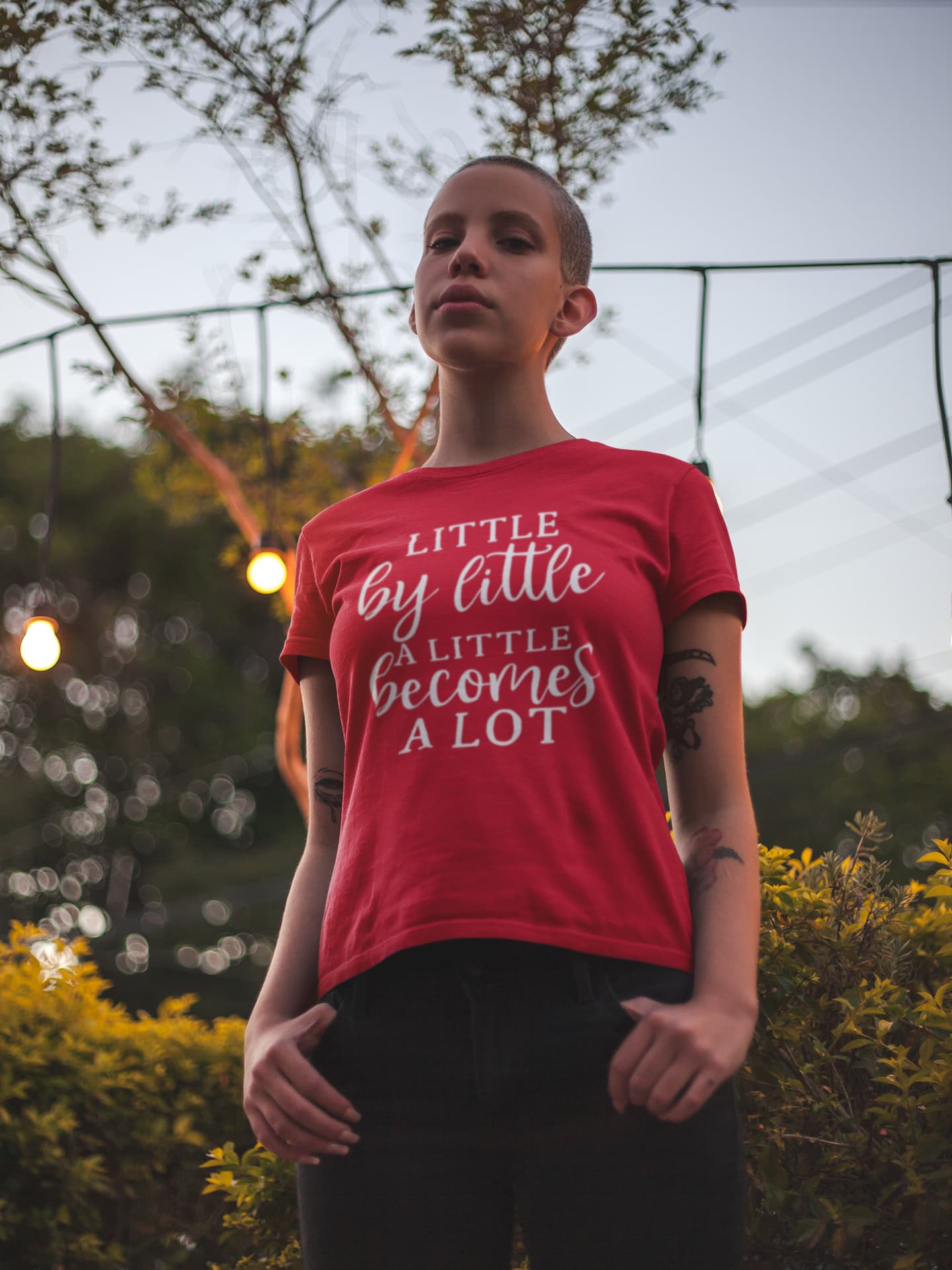WOMENS RED ROUNDNECK T-SHIRT