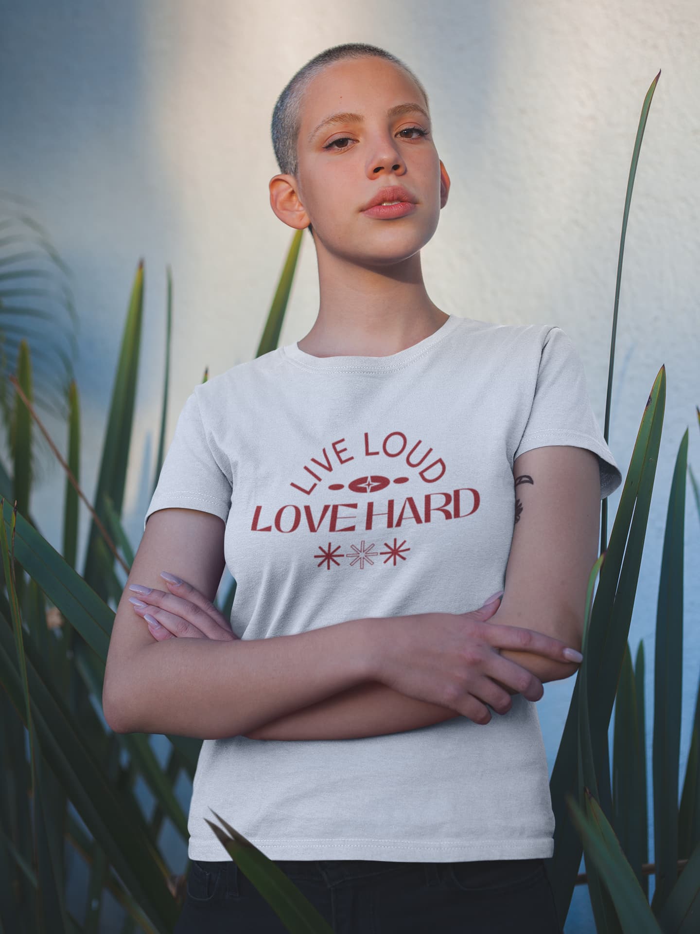 WOMENS WHITE ROUNDNECK T-SHIRT