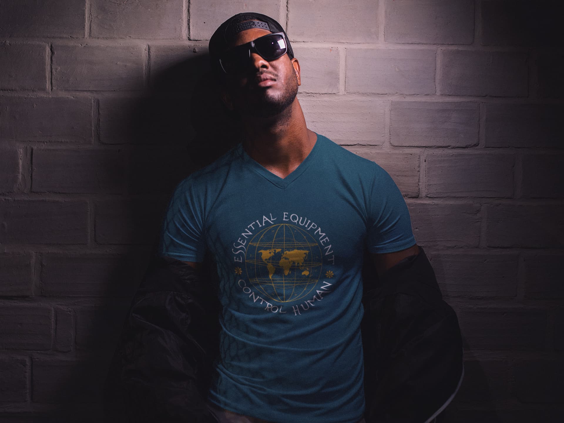 MENS NAVY BLUE VNECK T-SHIRT